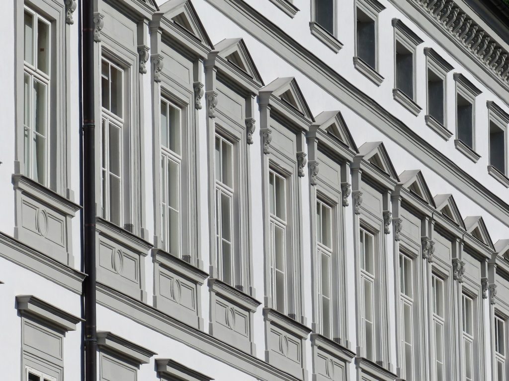 Fassade streichen – Fassadenanstrich Hausanstrich Fassadenfarbe Fassadenanstrich Beispiele Haussfassade streichen Haus streichen Preise